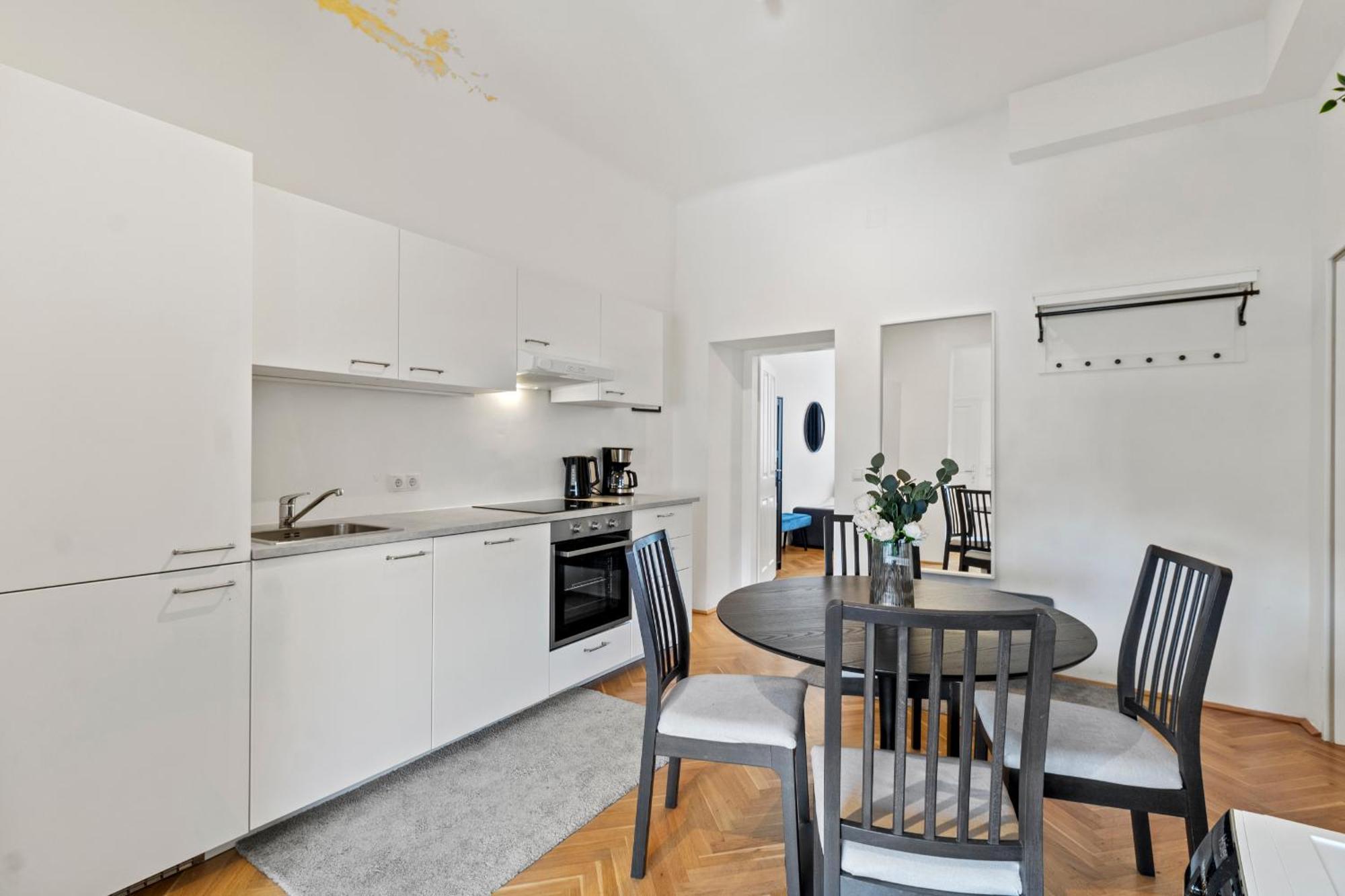 Balcony Apartment, 4 Min To U3 Zipperer Strasse Viyana Dış mekan fotoğraf